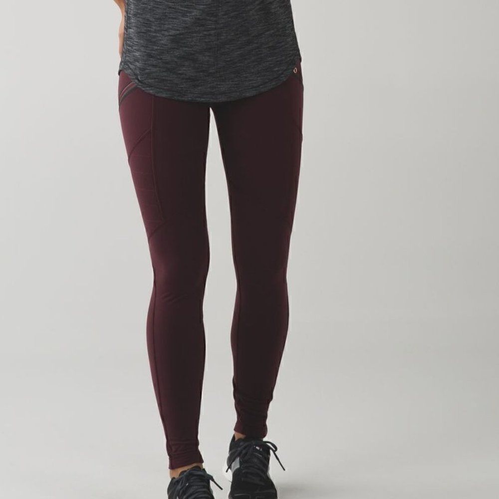 Lululemon Toasty Tech Tight Bordeaux Drama Painted Animal Design Size 8